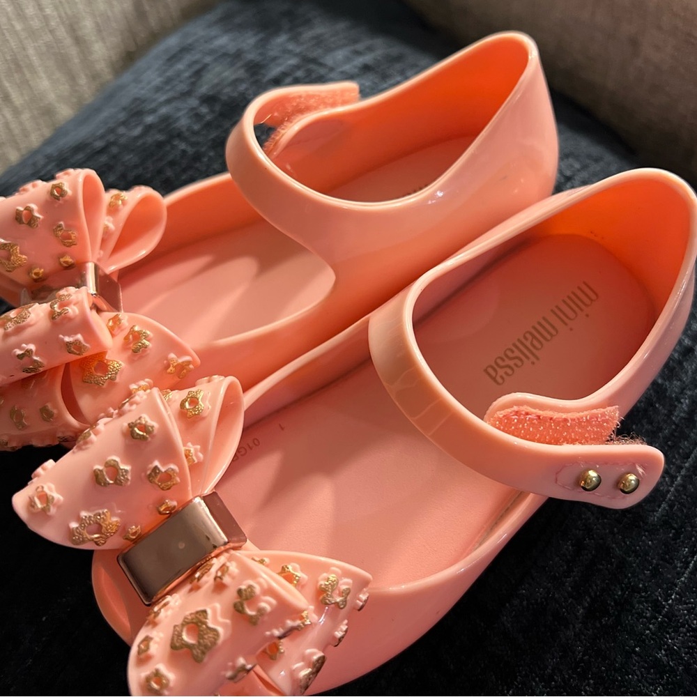 Melissaš„Pink bow girly sandals - Picture 9 of 16